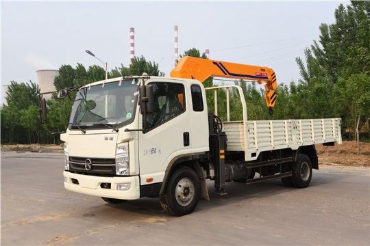 點擊查看詳細信息<br>標題：5噸凱馬隨車吊 閱讀次數(shù)：2558