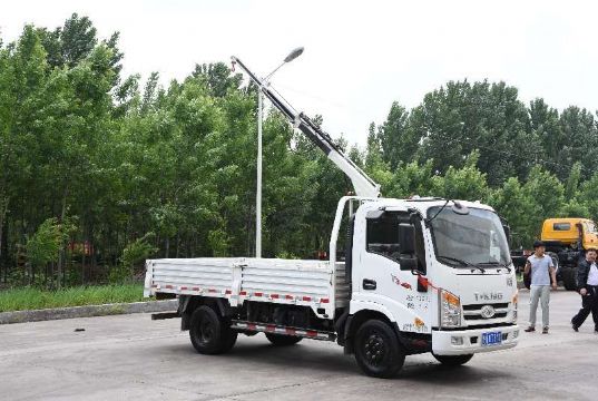 點擊查看詳細信息<br>標題：1.2噸折臂吊 閱讀次數(shù)：1810