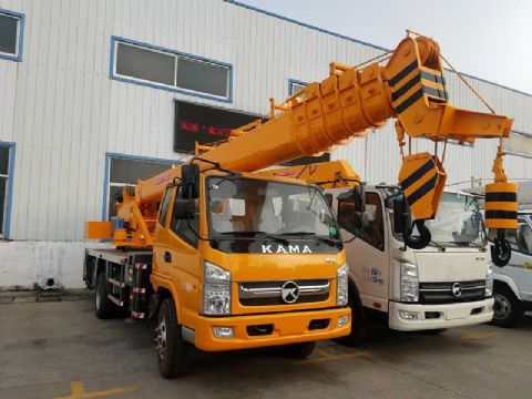 點擊查看詳細信息<br>標題：10噸凱馬汽車吊 閱讀次數(shù)：2154