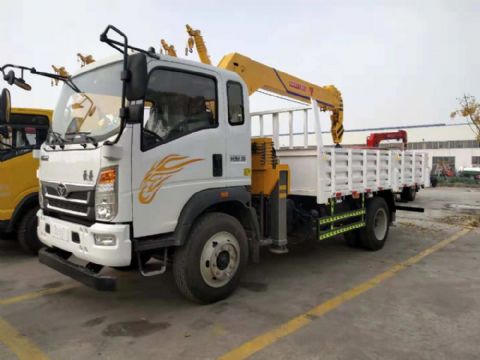 點(diǎn)擊查看詳細(xì)信息<br>標(biāo)題：5噸重汽豪曼隨車吊 閱讀次數(shù)：2890